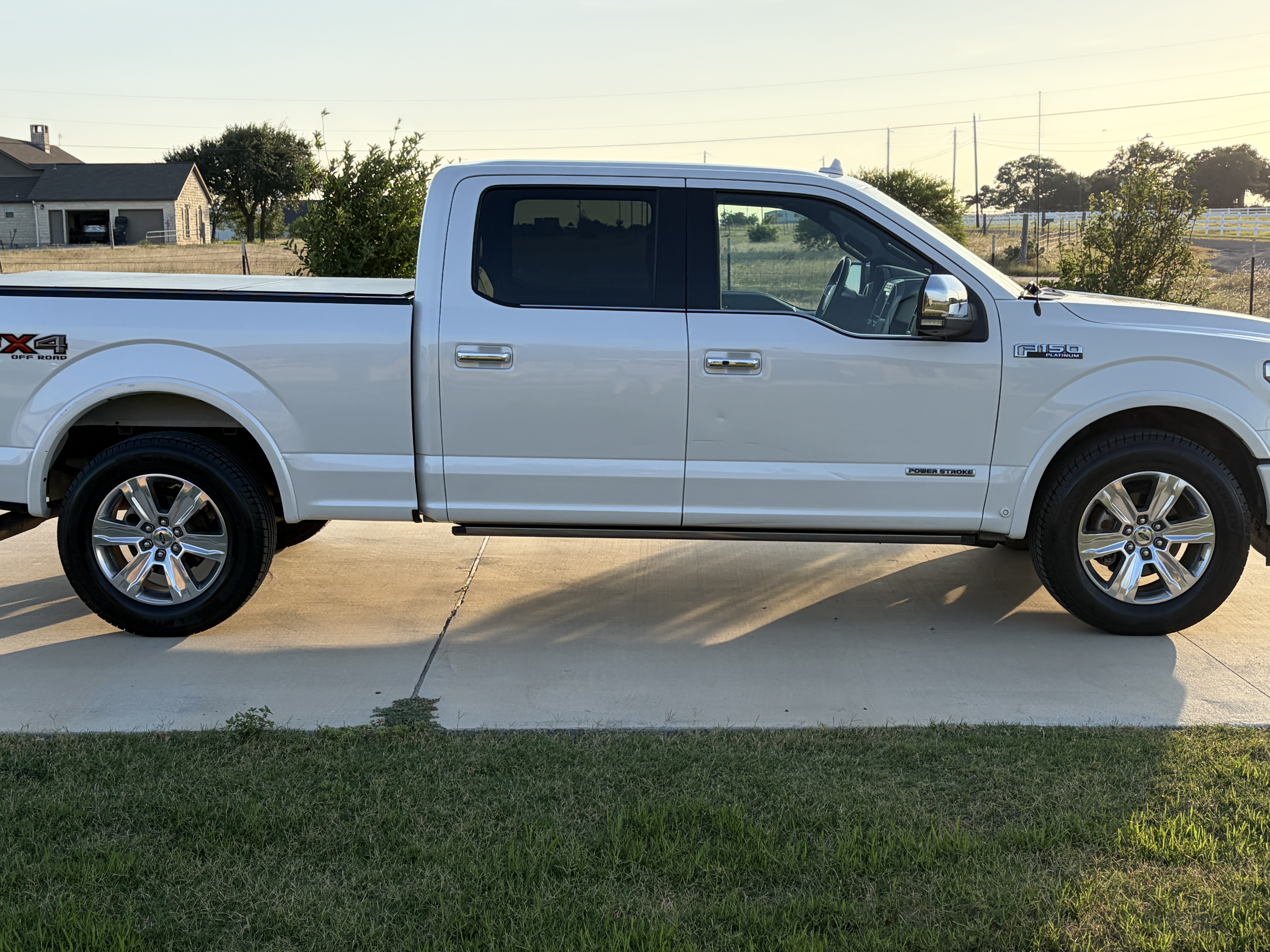 Used 2018 Ford F150 Platinum w/ Equipment Group 701A Luxury AWD/4WD image 6