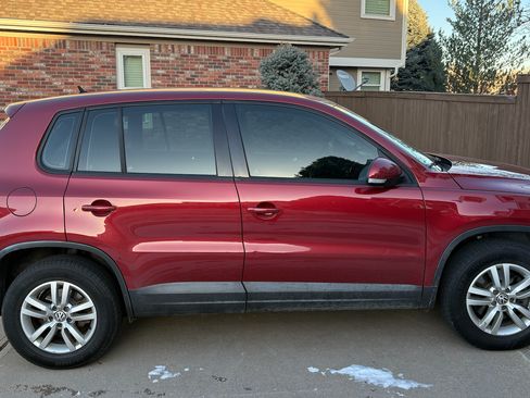 Used 2014 Volkswagen Tiguan S image 4