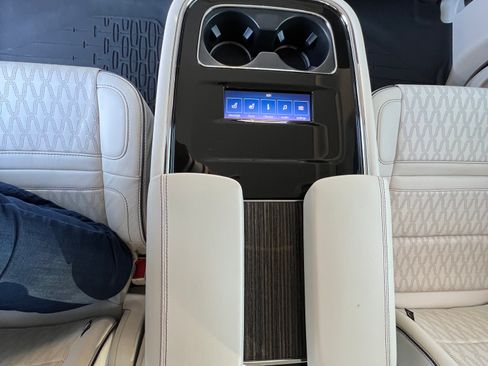 Used 2023 Lincoln Navigator L Black Label image 6