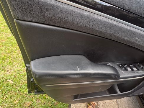 Used 2015 Chrysler 300 Limited image 6