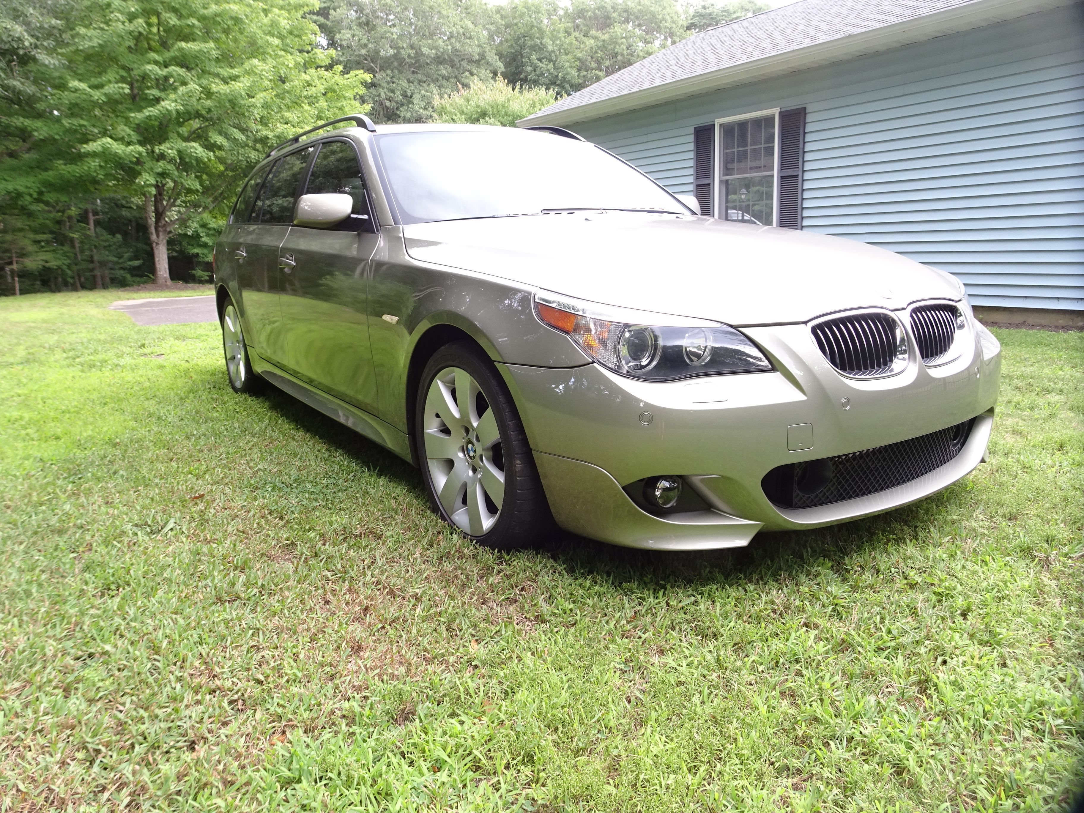 Used 2007 BMW 530xi Wagon AWD/4WD image 1