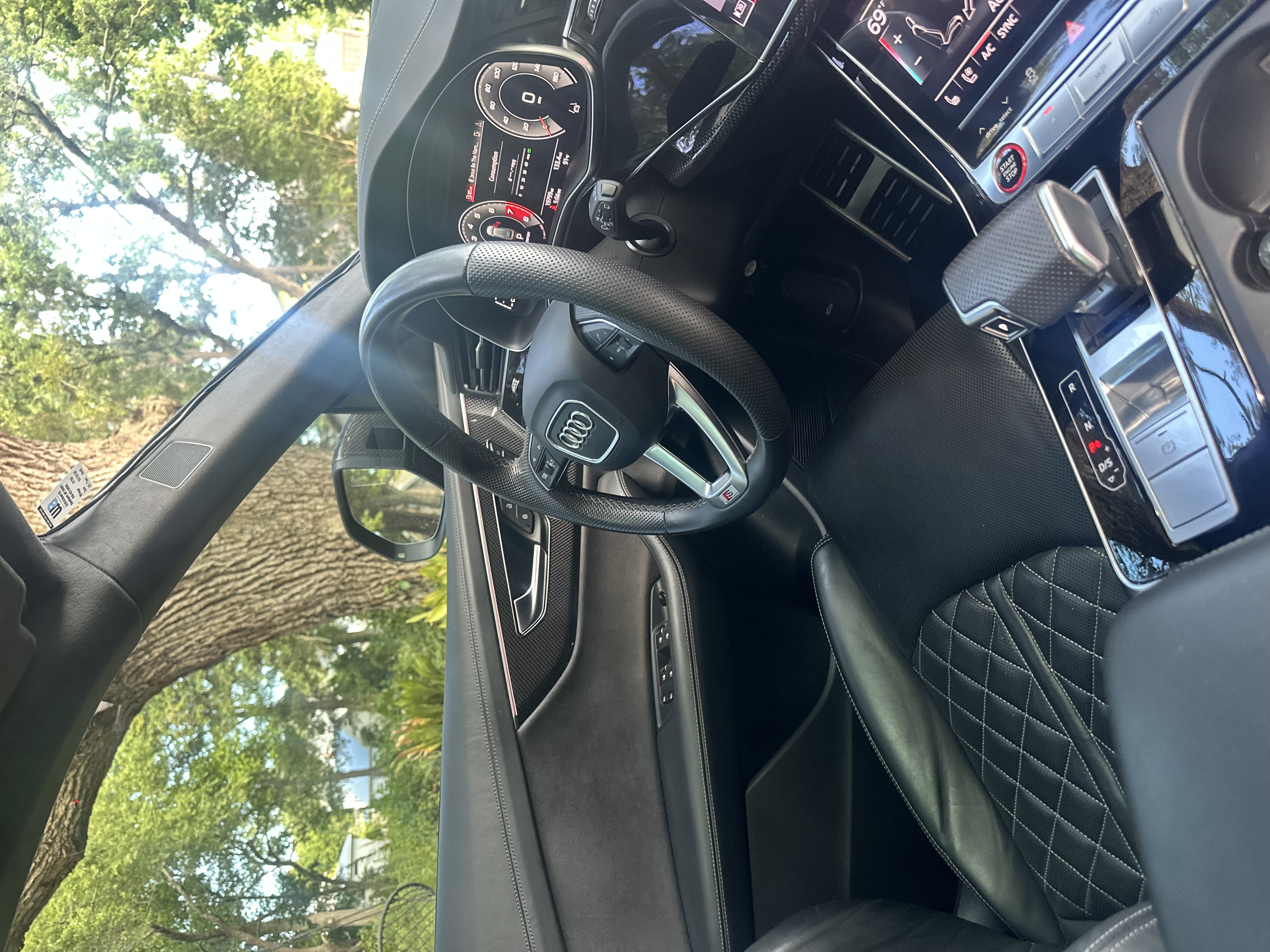 Used 2023 Audi SQ8 Prestige AWD/4WD image 6