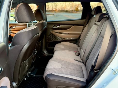 Used 2022 Hyundai Santa Fe SEL Convenience w/ Cargo Package image 9