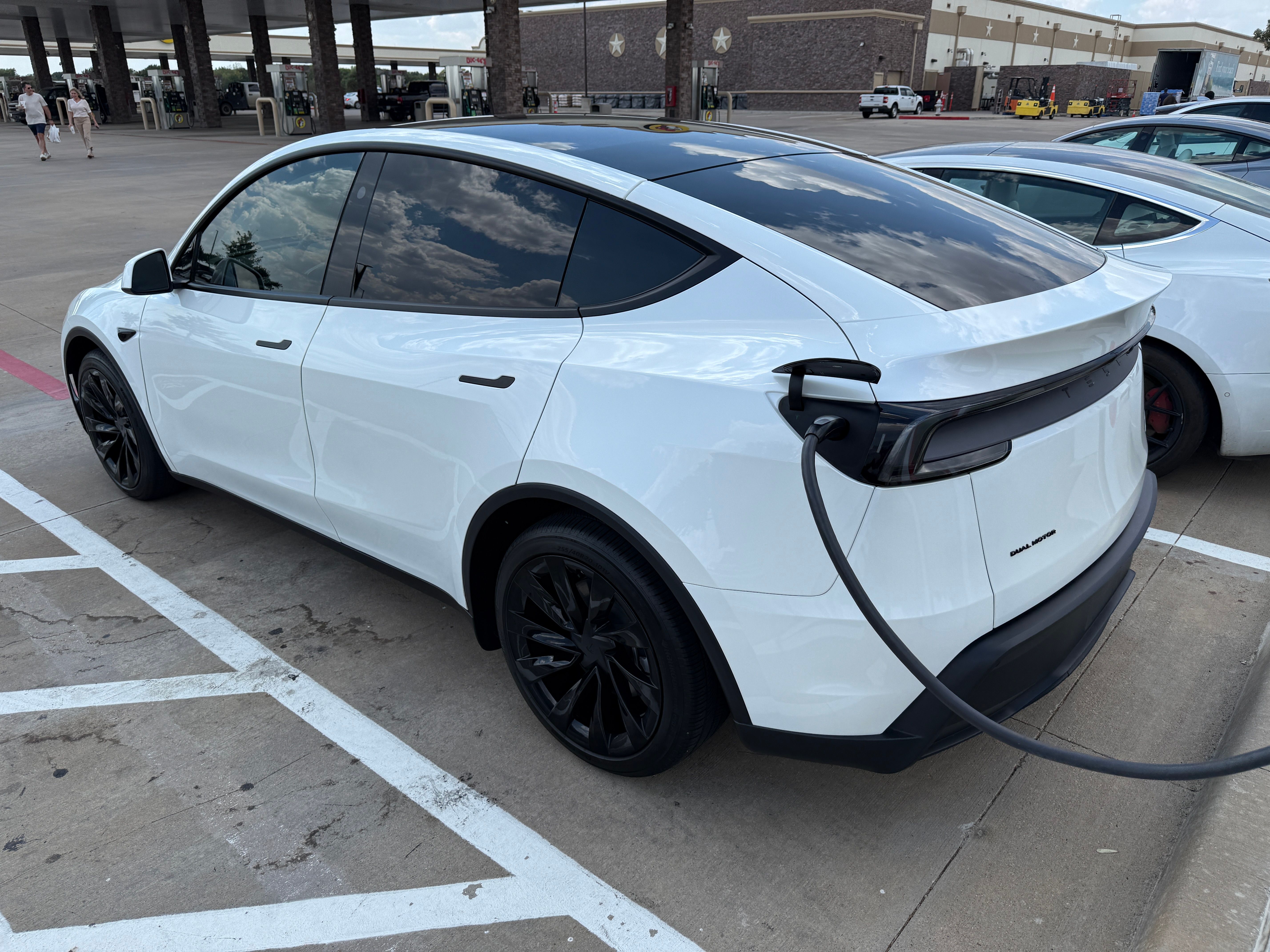Used 2026 Tesla Model Y Long Range AWD/4WD image 11