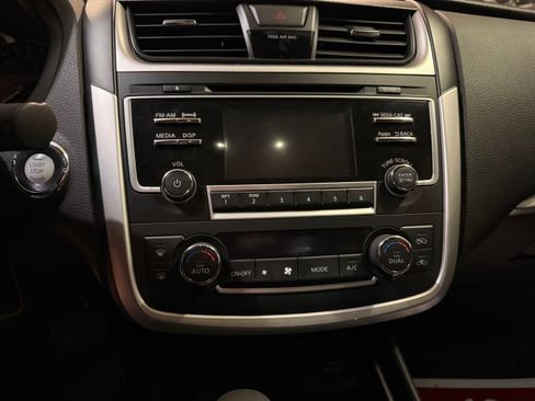 Used 2016 Nissan Altima 2.5 SV image 13