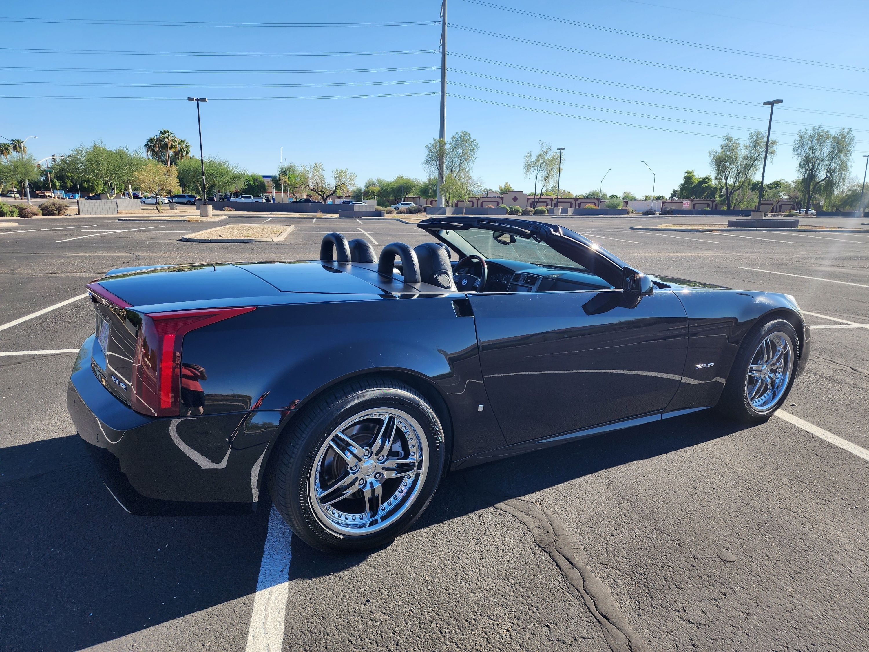 Used 2008 Cadillac XLR RWD image 11