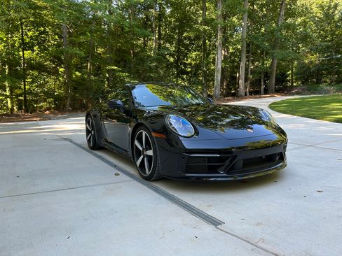 Used 2023 Porsche 911 Carrera 4S AWD/4WD image 4