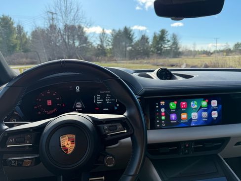 Used 2024 Porsche Macan 4 Electric image 29