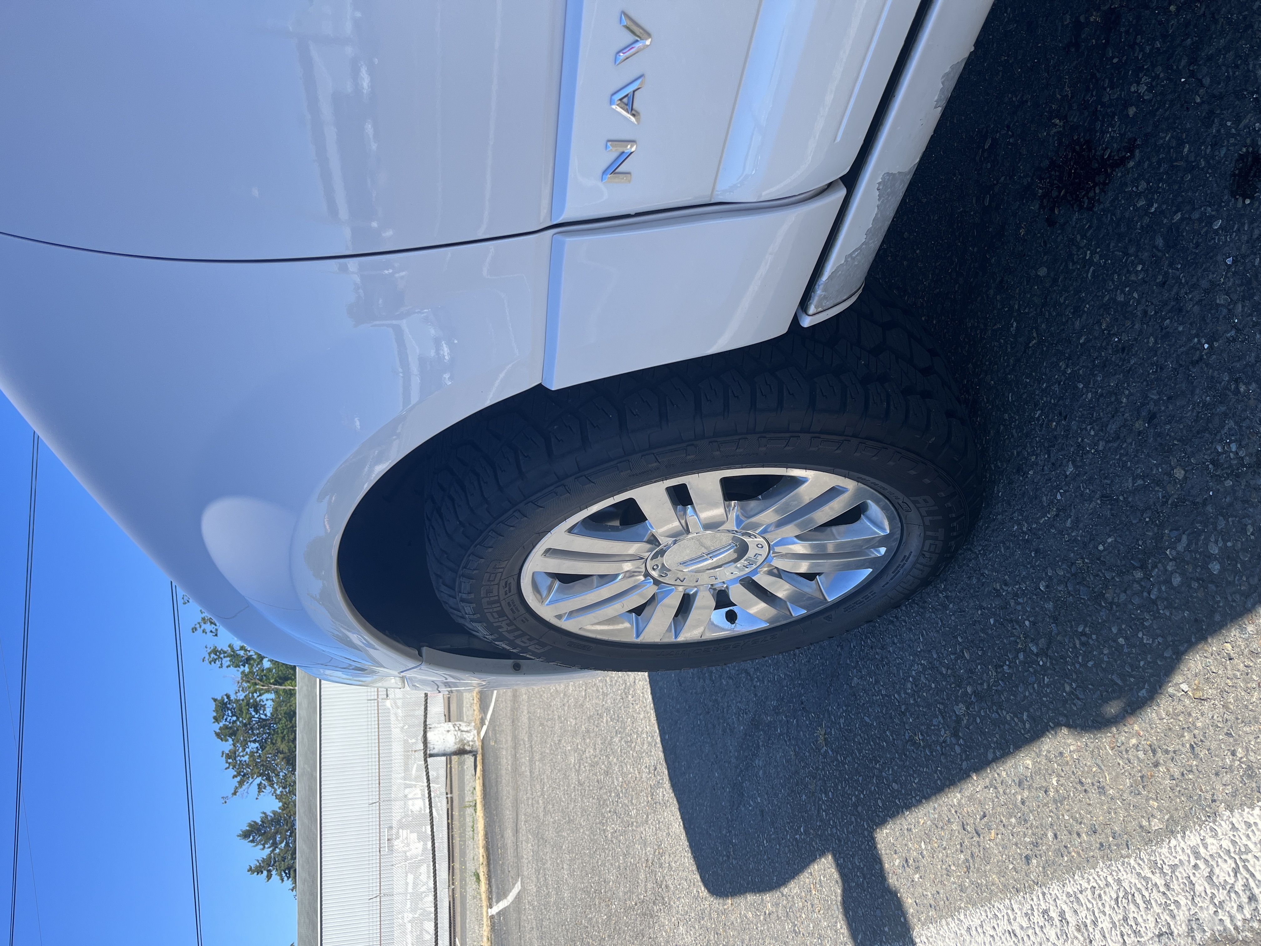 Used 2011 Lincoln Navigator 4WD w/ 101A Rapid Spec Order Code image 10