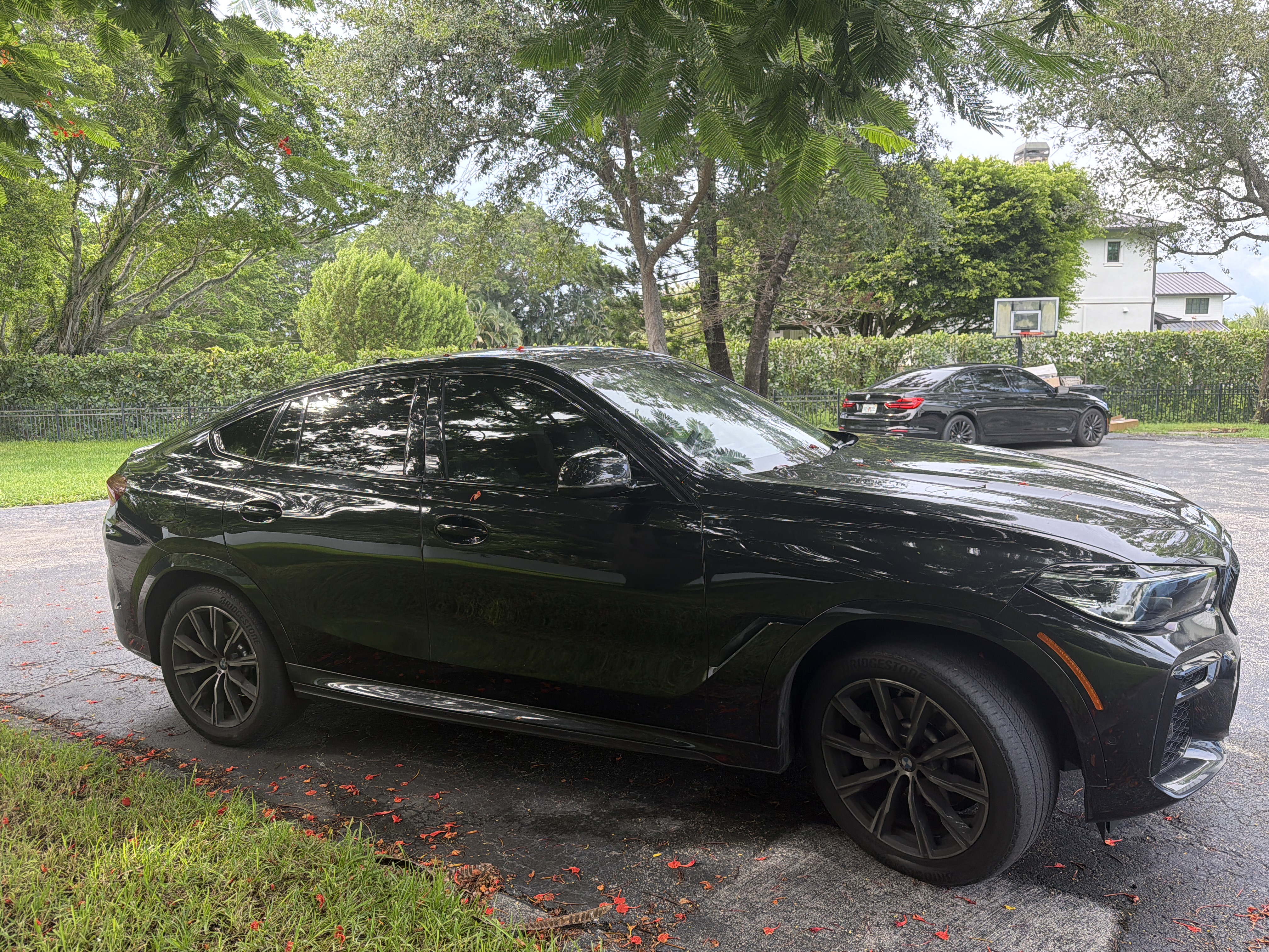 Used 2023 BMW X6 xDrive40i w/ M Sport Package AWD/4WD image 5