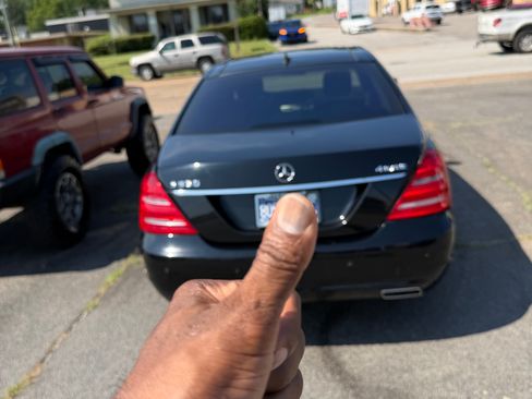 Used 2011 Mercedes-Benz S 550 4MATIC image 2