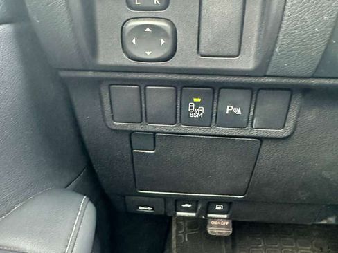 Used 2013 Lexus ES 300h w/ Premium Pkg image 10