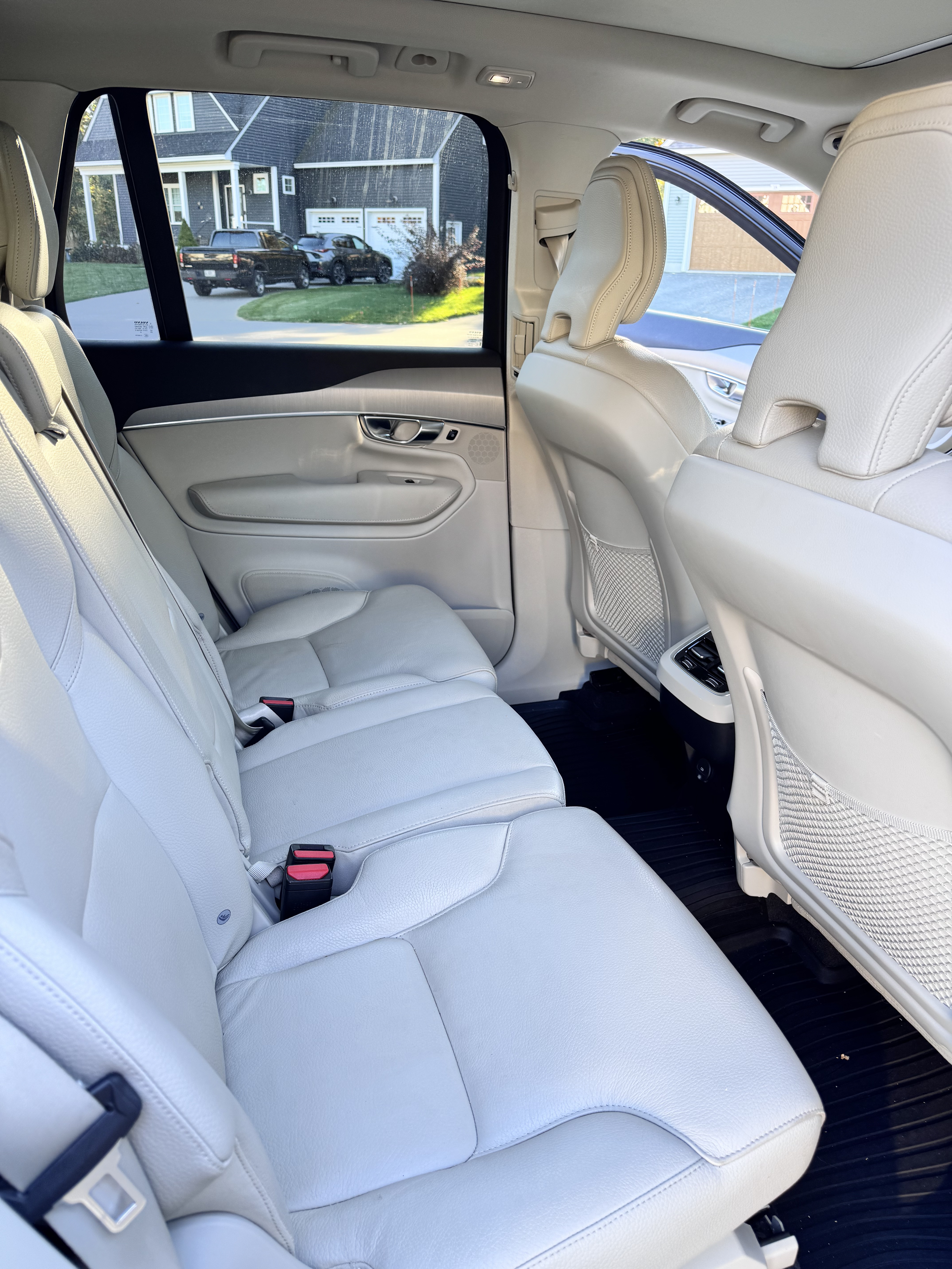 Used 2023 Volvo XC90 B5 Core w/ Protection Package Premier AWD/4WD image 12