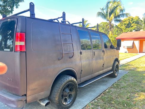 Used 2012 GMC Savana 2500 image 9