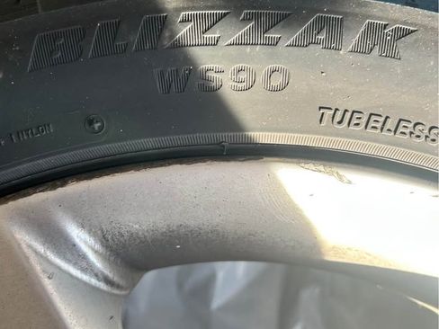 Used 2010 Volvo S40 T5 R-Design image 12