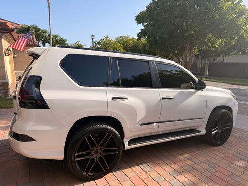 Used 2017 Lexus GX 460 Luxury AWD/4WD image 13