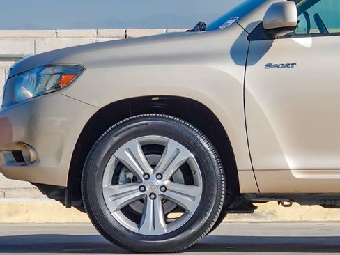 Used 2008 Toyota Highlander Sport w/ Tow Pkg image 6