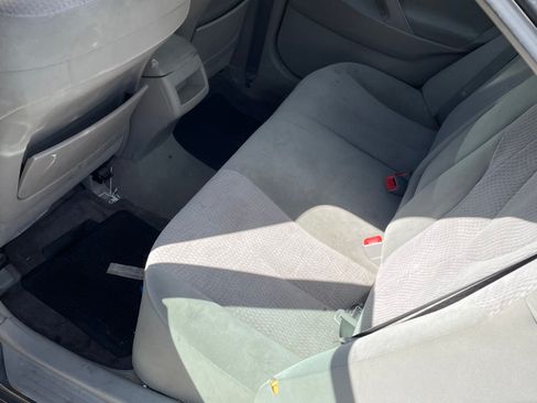 Used 2011 Toyota Camry LE w/ LE Extra-Value Pkg image 6