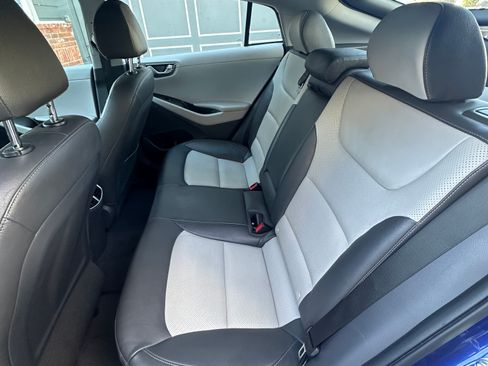 Used 2020 Hyundai Ioniq Limited image 13
