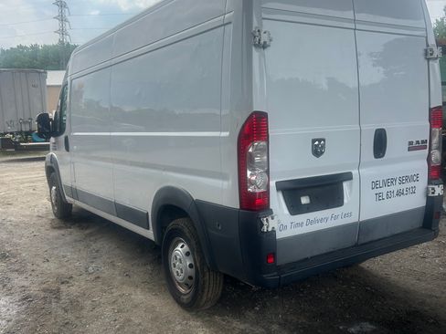 Used 2017 RAM ProMaster 2500 w/ Premium Appearance Group FWD image 5