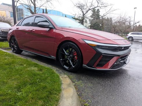 Used 2024 Hyundai Elantra N image 2