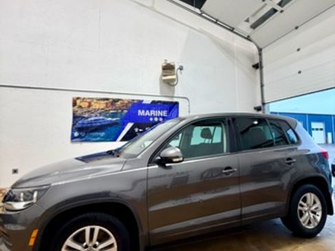 Used 2013 Volkswagen Tiguan S image 8
