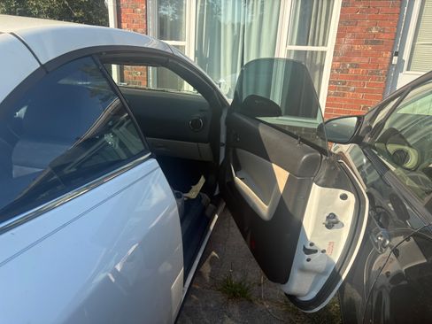 Used 2007 Pontiac G6 GT w/ Premium Package FWD image 6