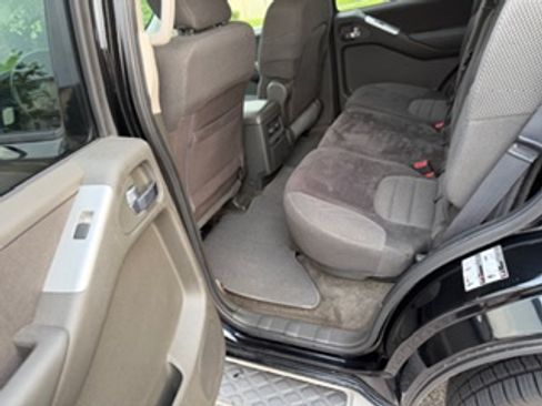 Used 2012 Nissan Pathfinder SV AWD/4WD image 15