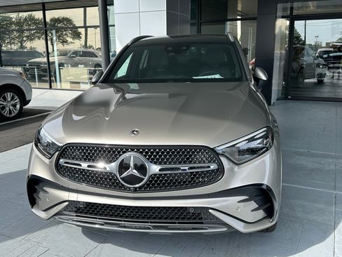 Used 2023 Mercedes-Benz GLC 300 4MATIC image 4