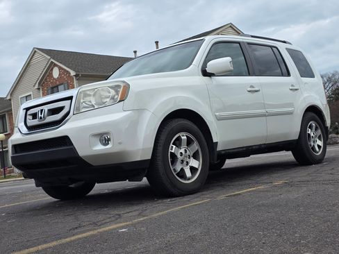 Used 2011 Honda Pilot Touring image 1