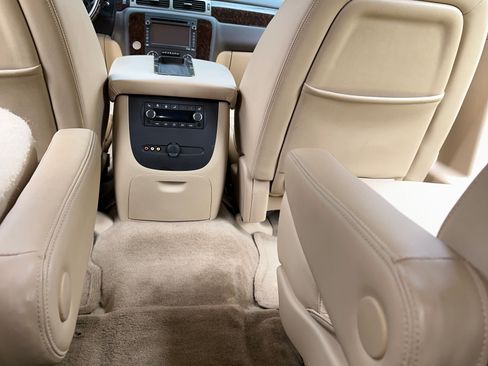 Used 2012 GMC Yukon XL Denali image 23