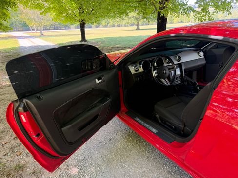 Used 2007 Ford Mustang GT RWD image 11