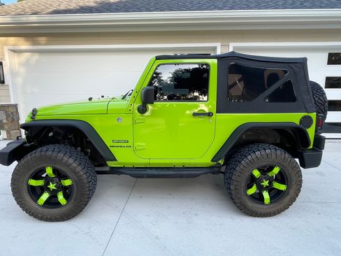 Used 2013 Jeep Wrangler Sport AWD/4WD image 4