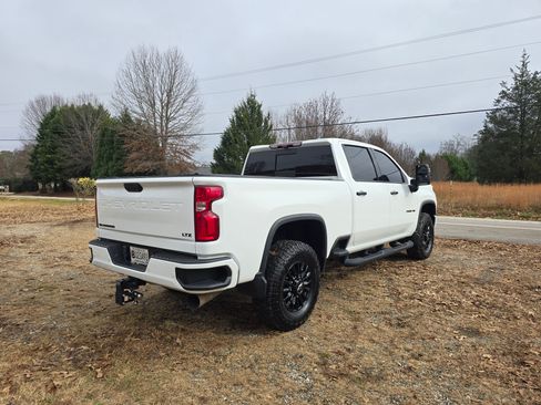 Used 2021 Chevrolet Silverado 2500 LTZ w/ LTZ Plus Package image 5