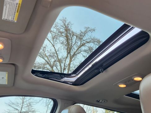 Used 2016 GMC Acadia Denali image 16