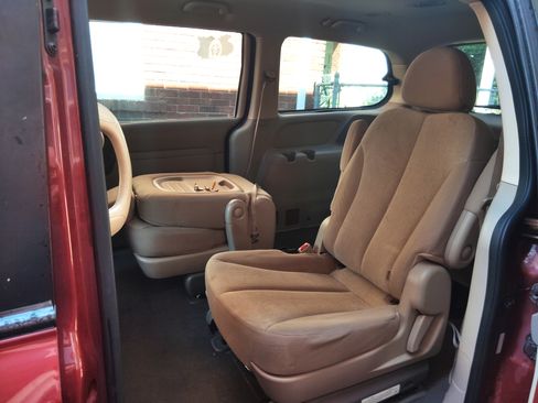 Used 2012 Kia Sedona LX w/ PWR Pkg FWD image 15