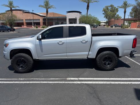 Used 2019 Chevrolet Colorado LT w/ LT Convenience Package image 2