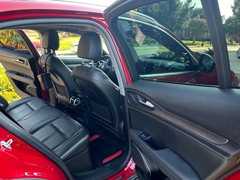 Used 2019 Alfa Romeo Stelvio Ti image 9