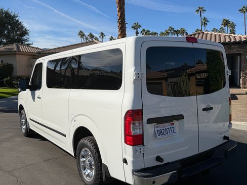 Used 2018 Nissan NV 3500 SV w/ Navigation Package image 8