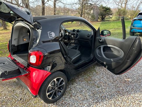 Used 2017 smart fortwo electric drive image 12