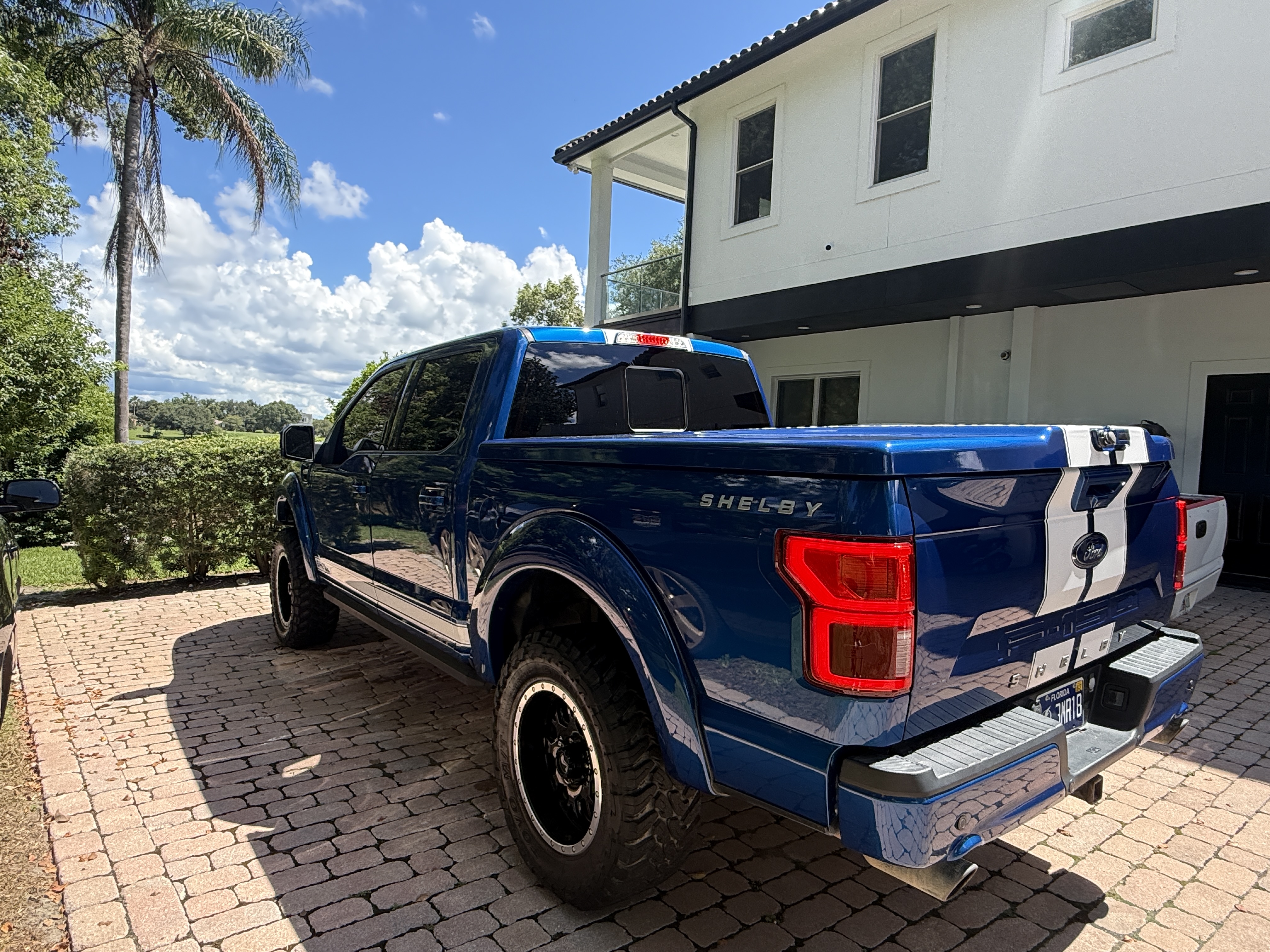 Used 2018 Ford F150 Lariat w/ Equipment Group 502A Luxury AWD/4WD image 5