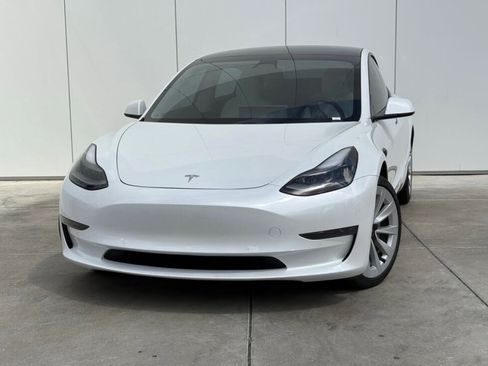 Used 2021 Tesla Model 3 Standard Range Plus image 8