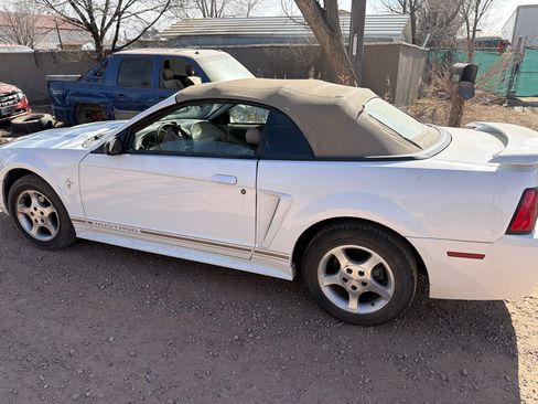 Used 2001 Ford Mustang Deluxe Convertible image 1