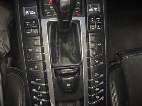 Used 2018 Porsche Macan GTS image 10