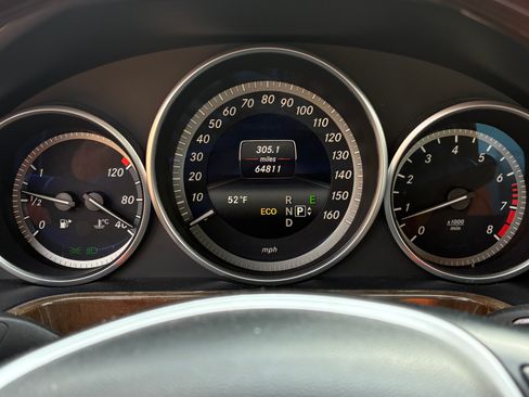 Used 2014 Mercedes-Benz E 350 4MATIC Sedan image 11
