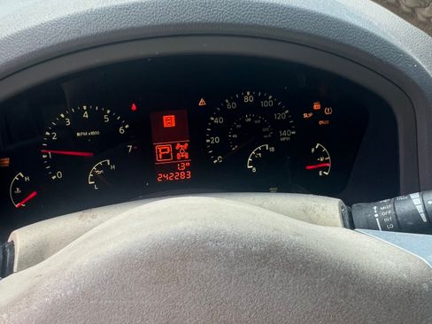 Used 2010 INFINITI QX56 4WD w/ Technology Pkg image 11