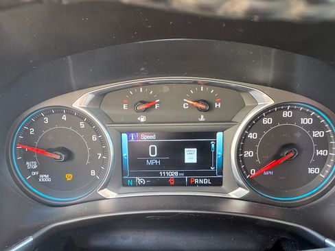 Used 2018 Chevrolet Equinox Premier image 4