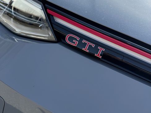 Used 2024 Volkswagen GTI SE w/ SE Leather Seats Package image 10