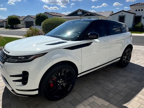 Used 2023 Land Rover Range Rover Evoque R-Dynamic S AWD/4WD image 9