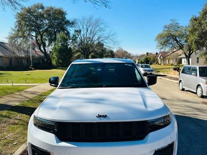 Used 2023 Jeep Grand Cherokee Limited w/ Black Appearance Package